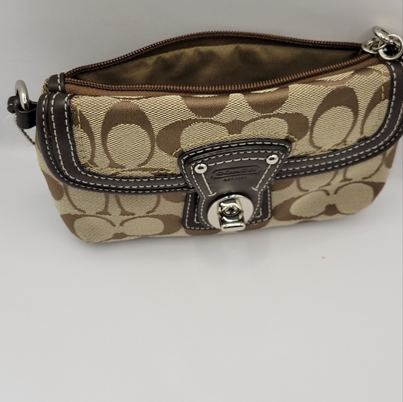 Coach Handbags - Coach Wristlet